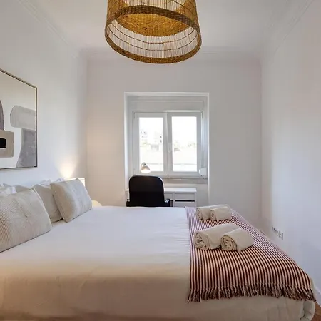 Bright Tailor Made Flat With Ac In Areeiro Appartamento *